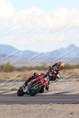 media/Nov-16-2025-Race Pace (Sun) [[8c5fa54630]]/Non Verified Riders (1st 20 Minutes)/5-Turn 15 (110pm)/